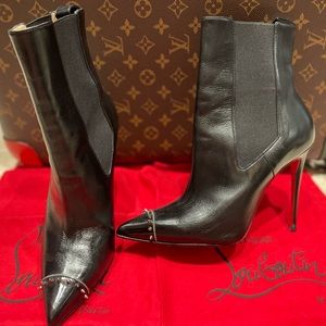 *AUTHENTIC*  CHRISTIAN LOUBOUTIN gorgeous boots  Size 39